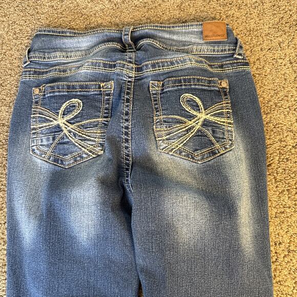 WallFlower Jeans The Luscious Curvy Fit Women's 5 Short Denim Blue Regular Pants - Picture 13 of 14